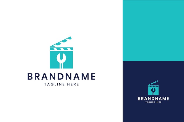 Diseño de logotipo de espacio negativo de película de llave inglesa