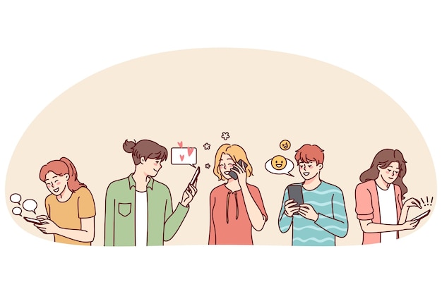 Diversas personas que usan teléfonos móviles modernos chateando y enviando mensajes de texto en línea Hombres y mujeres