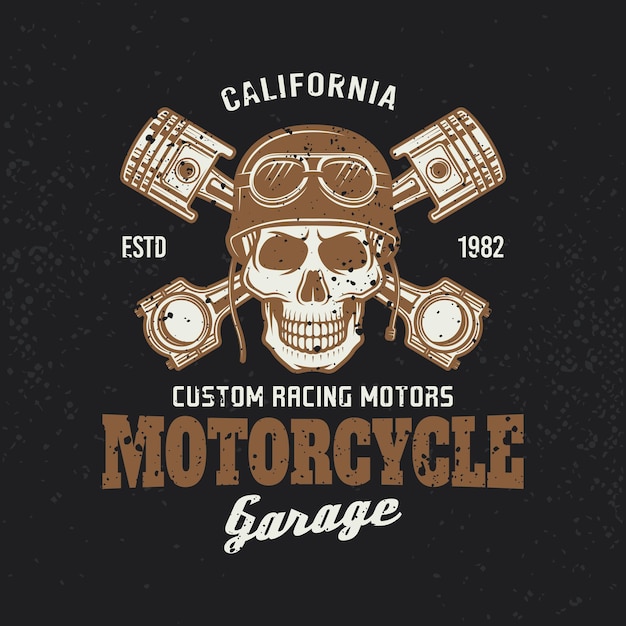 Emblema vintage de motorista de garaje de motocicleta o estampado de camiseta con calavera en casco y dos pistones cruzados sobre fondo oscuro Ilustración vectorial con texturas grunge extraíbles
