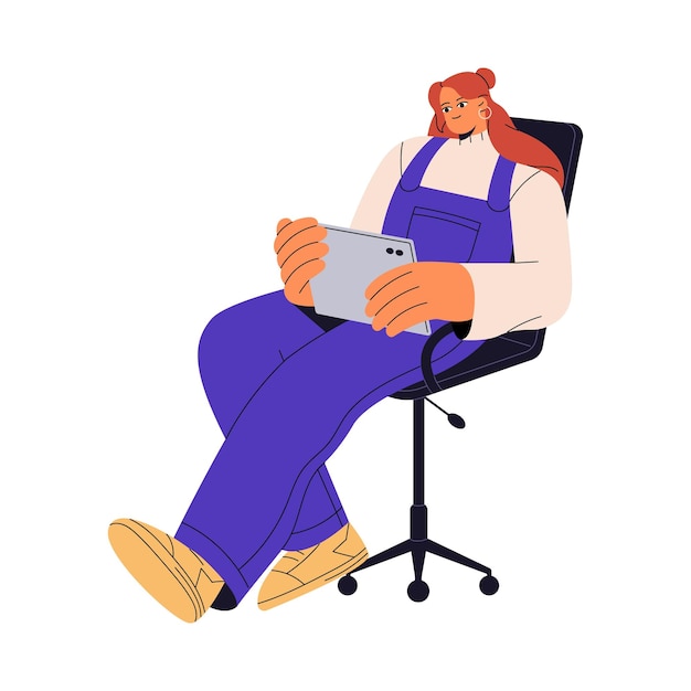 Empleado independiente sentado en una silla, sostenga la tableta en la mano Estudio estudiantil usando tecnología moderna Mujer trabajo remoto Chica viendo películas en el dispositivo Ilustración vectorial plana aislada sobre fondo blanco