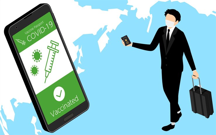 Vector empresarios que usan pasaportes de vacunas para viajar al extranjero traducción isométrica pasaporte japonés