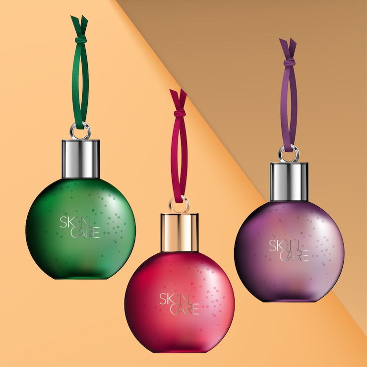 Envases de champú o acondicionador transparentes estacionales de vidrio o plástico. Púrpura, verde y rojo.