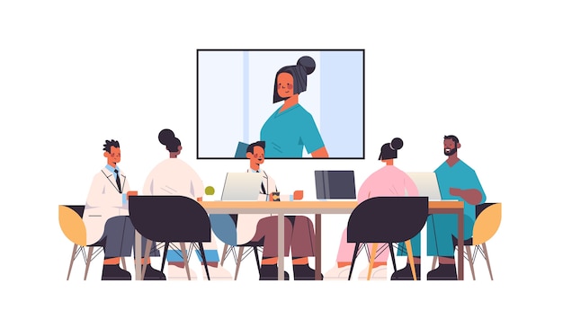 Equipo de médicos con videoconferencia mixta profesionales médicos discutiendo en la mesa redonda concepto de salud de la medicina horizontal ilustración vectorial de longitud completa
