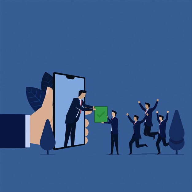 Equipo de negocios obtener marca de verificación de logro para el proyecto de aprobación.