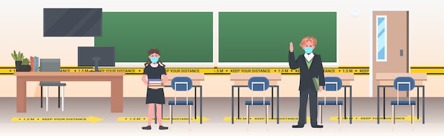 Escolares con máscaras manteniendo la distancia para prevenir la pandemia de coronavirus concepto de distanciamiento social aula de la escuela interior horizontal