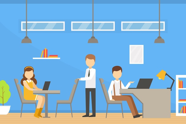 Espacio de coworking con personas sentadas en escritorios con computadoras portátiles equipo trabajando juntos en