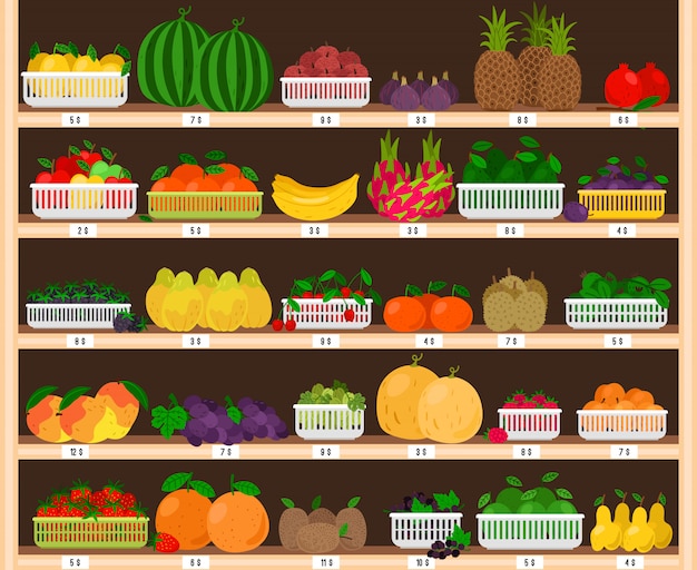 Estantes de supermercado de frutas. Interior de la tienda de alimentos con escaparate de frutas, tienda de comestibles frescos con manzanas y fresas maduras ecológicas, fruta de dragón y piñas