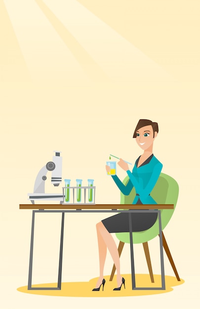 Estudiante trabajando en clase de laboratorio.