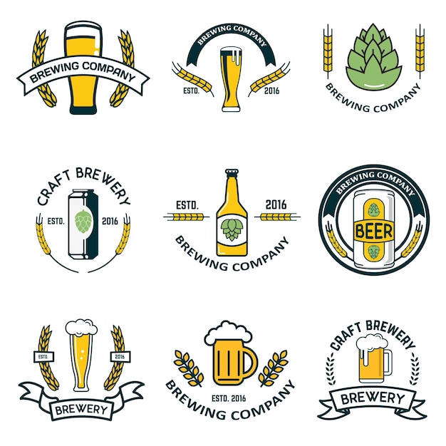 Vector etiquetas de cervecería y elementos de diseño tazas de cerveza botellas de lúpulo corona de trigo elementos de diseño para el logotipo etiqueta emblema marca ilustración vectorial