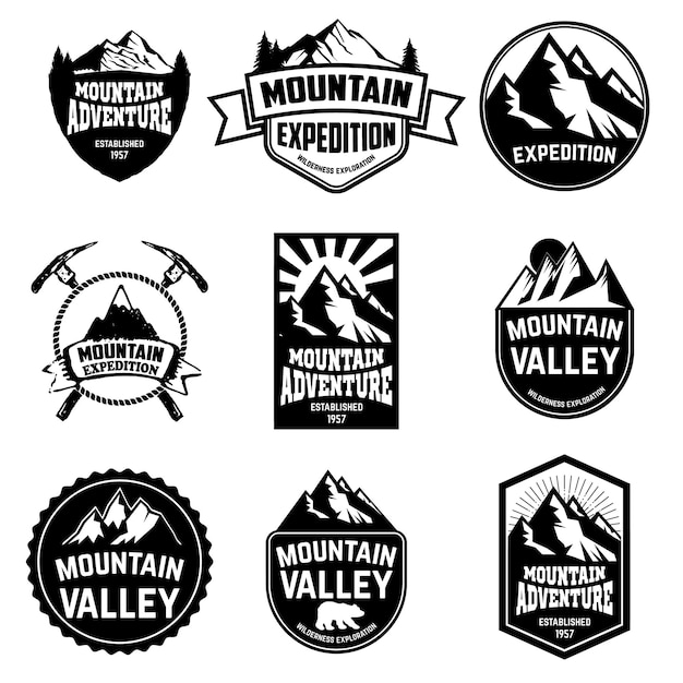 Etiquetas y emblemas de exploración de montañas de senderismo Ilustración vectorial