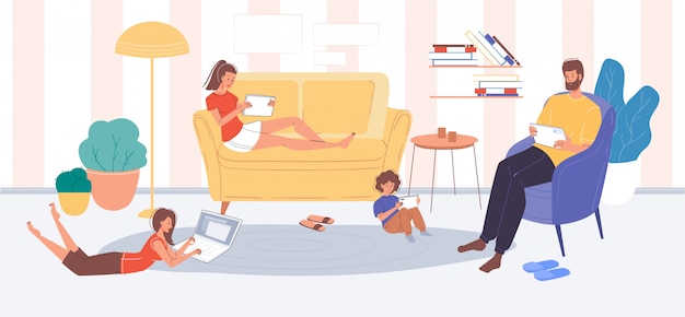 Familia navegando por internet utilizando dispositivos electrónicos portátiles