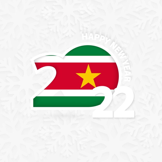 Feliz año nuevo 2022 para Surinam sobre fondo de copo de nieve.