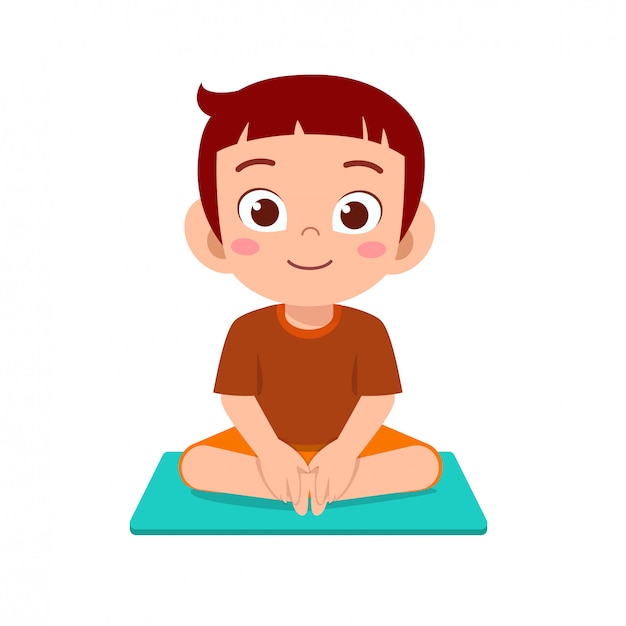 Feliz niño pequeño niño y niña hacen pose de yoga