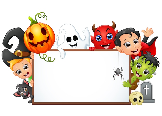 Feliz personaje de Halloween con cartel en blanco