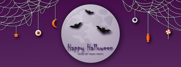 Vector feliz tarjeta de felicitación de halloween en papel cortado estilo luna murciélagos y telarañas sobre un fondo púrpura