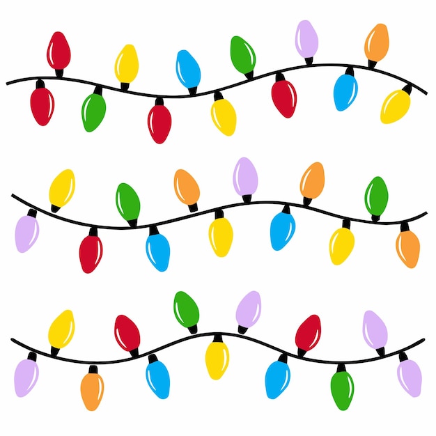 una fila de luces de Navidad en una cuerda con un fondo blanco