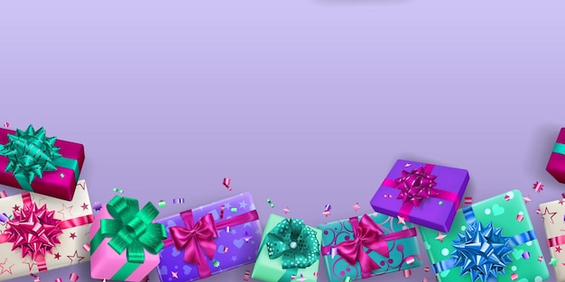 Fondo de marco de cajas de regalo multicolores con cintas, lazos y sombras, y pequeñas piezas brillantes de serpentina sobre fondo violeta claro
