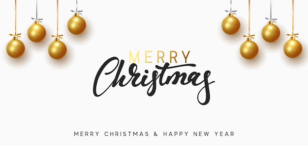 Fondo de Navidad con bolas de oro colgando de la cinta. Texto escrito a mano con letras feliz Navidad