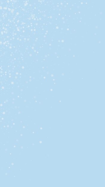 Fondo de Navidad nevado Sutiles copos de nieve voladores y estrellas sobre fondo de invierno azul claro Delicada Navidad nevada dulce Ilustración vectorial vertical
