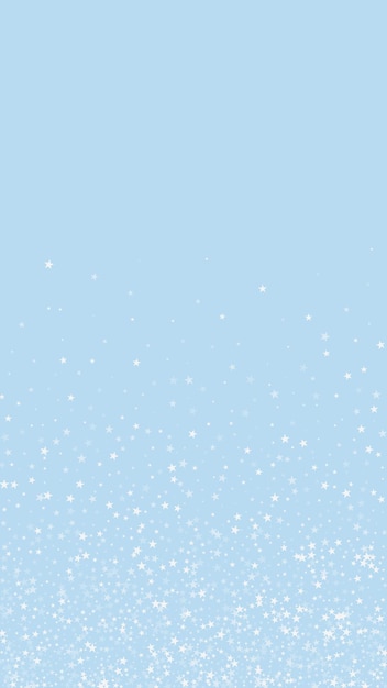Fondo de Navidad nevado Sutiles copos de nieve voladores y estrellas sobre fondo de invierno azul claro Delicada Navidad nevada dulce Ilustración vectorial vertical