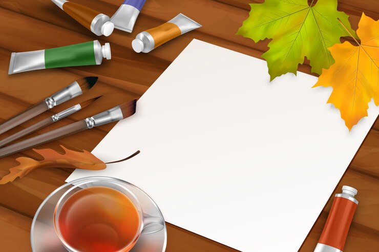 Vector fondo de otoño con hoja de papel en blanco, hojas caídas, pinceles, tubos de pintura y taza de té sobre fondo de madera