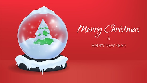 Fondo rojo Feliz Año Nuevo Feliz bola de Navidad con pino verde cubierto de nieve en la escena del estudio