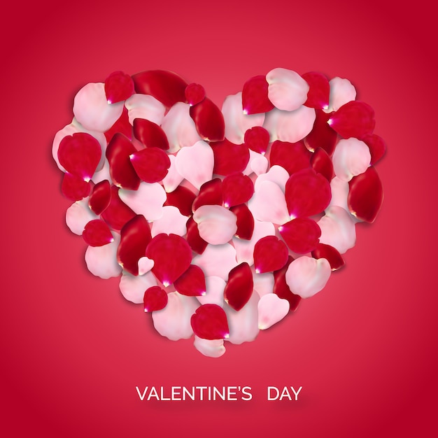 Forma del corazón de pétalos color de rosa realistas rosados y rojos en fondo rojo. Tarjeta del día de San Valentín con pétalos.