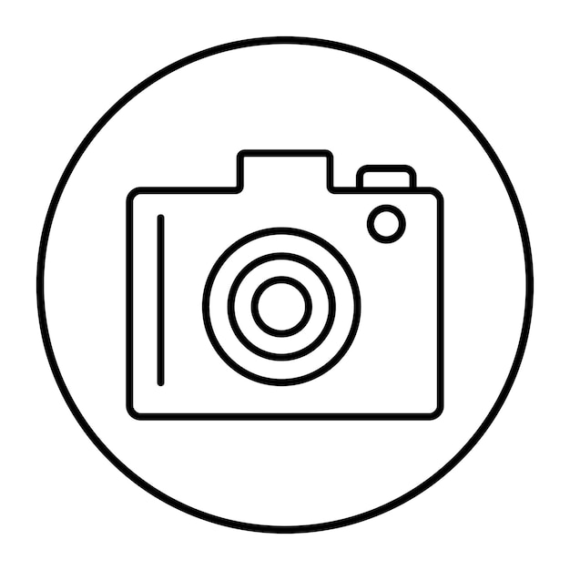 una foto en blanco y negro de una cámara con una tapa de lente