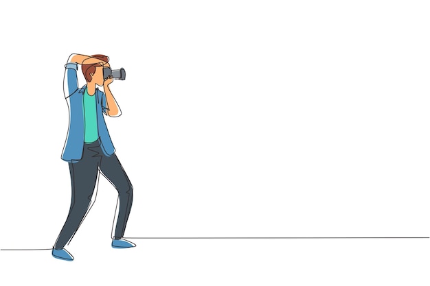 Un fotógrafo de dibujo continuo de una línea apuntando a las fotos objetivo de la gente que sostiene el vector de la cámara.