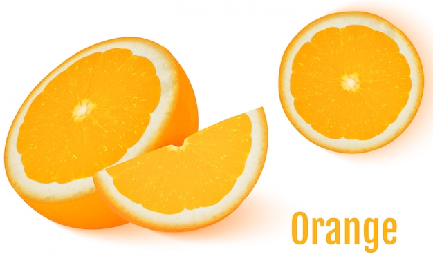 Fruta naranja aislada sobre fondo blanco.