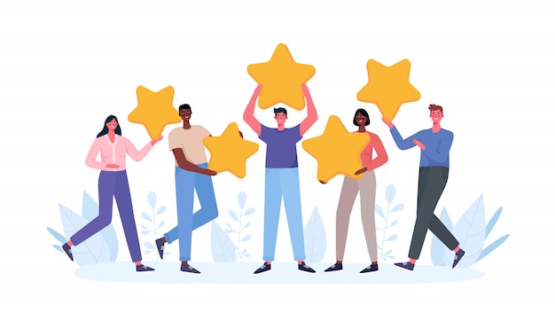 La gente está sosteniendo estrellas, dando retroalimentación de cinco estrellas.