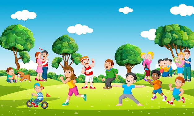 Gente en el parque de la ciudad haciendo deporte y jugando con niños en el ocio
