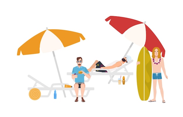 Grupo de chicos en ropa de playa tumbados y sentados en tumbonas con sombrillas o de pie junto a él, relajándose y tomando el sol. Hombres jóvenes en ropa de verano en la playa. Ilustración de vector de dibujos animados plana.