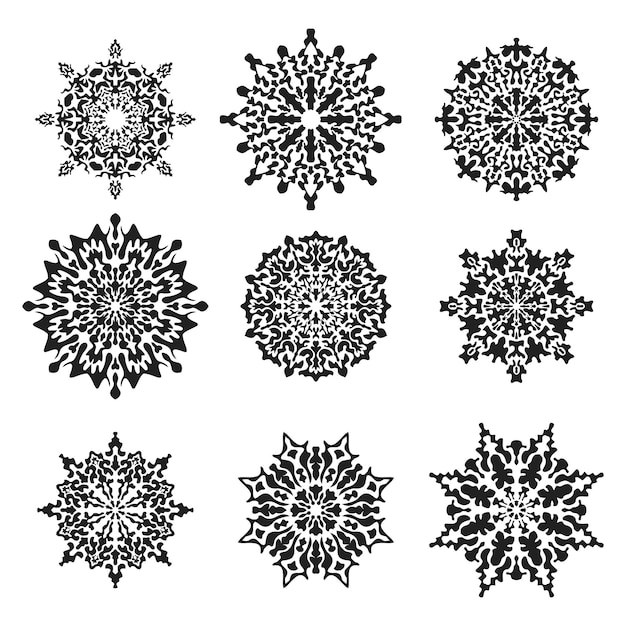 Icono de vector de copo de nieve negro. Encaje delicado gracioso copo de nieve. Decoración para decorar tarjetas de felicitación, volantes, folletos o catálogos de lujo y costosos. Ilustración aislada sobre fondo blanco.