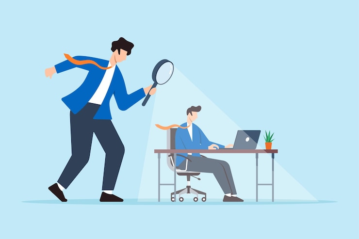 Vector ilustración plana de un jefe microgestionador, un gerente tóxico que usa una lupa para monitorear excesivamente a un empleado.
