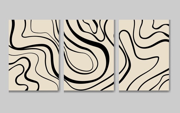 Esta imagen muestra un tríptico de arte abstracto Cada panel tiene un fondo beige con un patrón