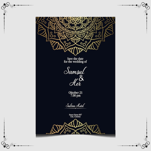 Invitación de boda adornada de mandala de oro de lujo.