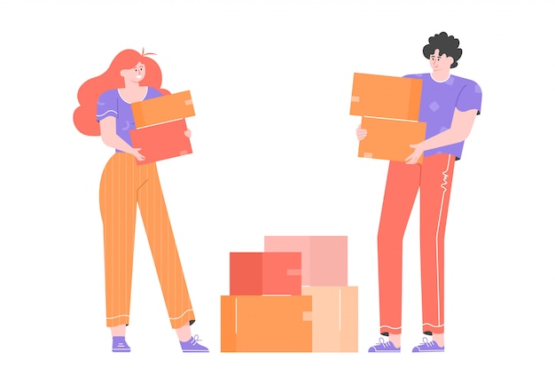 Una joven pareja se muda a un nuevo hogar. Un chico y una chica están parados cerca y sostienen cajas de cartón. Hipotecas y viviendas de alquiler. Ilustración plana con personajes brillantes.