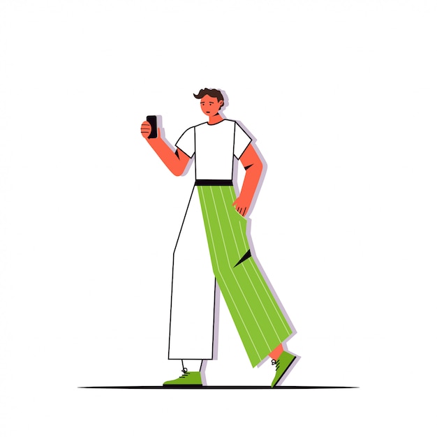 Joven en ropa casual tomando foto selfie en teléfono inteligente cámara personaje masculino de dibujos animados