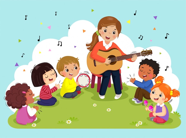 Joven tocando la guitarra con un grupo de niños cantando y tocando instrumentos musicales. maestra y alumnos con música en el parque.