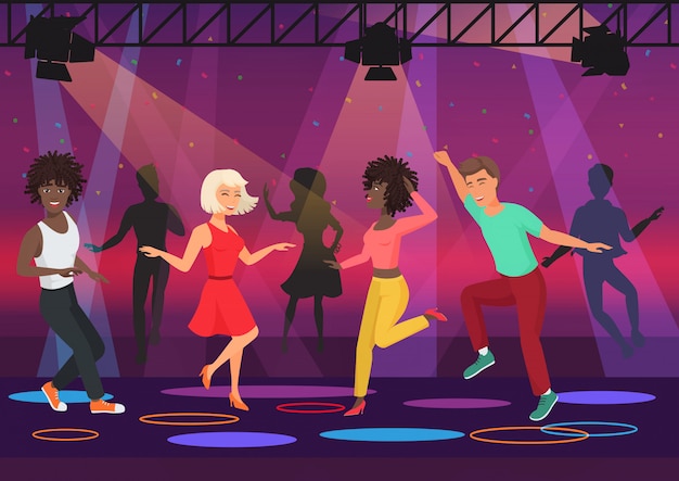 Vector jóvenes multiétnicos parejas bailando en focos de colores en la discoteca fiesta nocturna. ilustración vectorial de dibujos animados.
