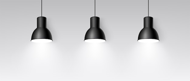 Lámpara realista de tres colgando del techo. Iluminación brillante. Tres lámparas de techo decorativas negras. Lámpara colgante moderna