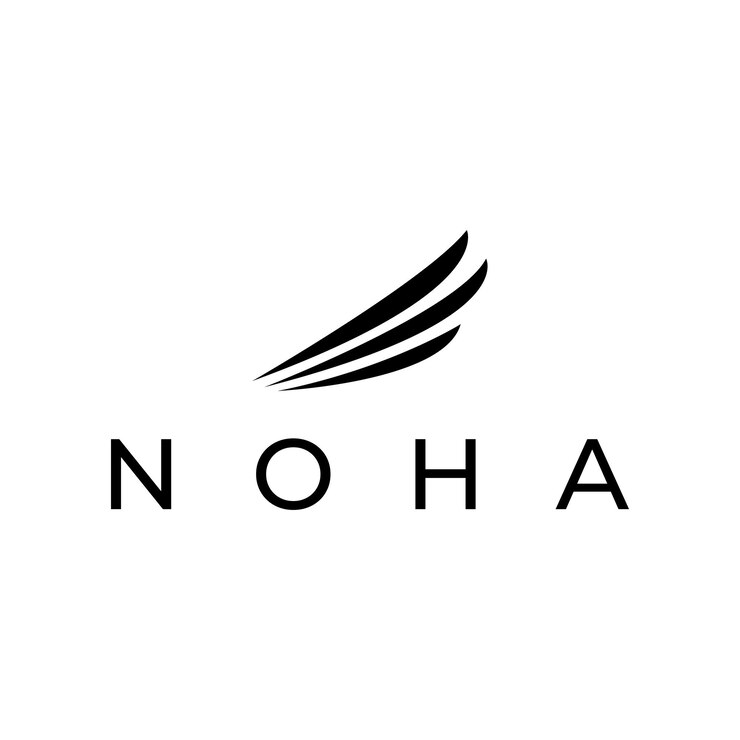 letra E y logotipo de plumas de pájaro