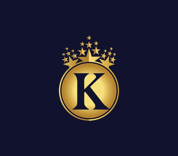 La letra K, la corona, los colores dorados, el concepto de diseño del logotipo
