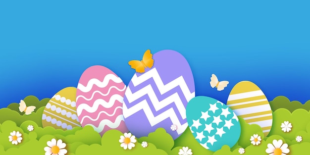 Linda búsqueda de huevos de Pascua con huevos artesanales de papel de colores Escena de primavera para volantes de vacaciones y diseño de pancartas