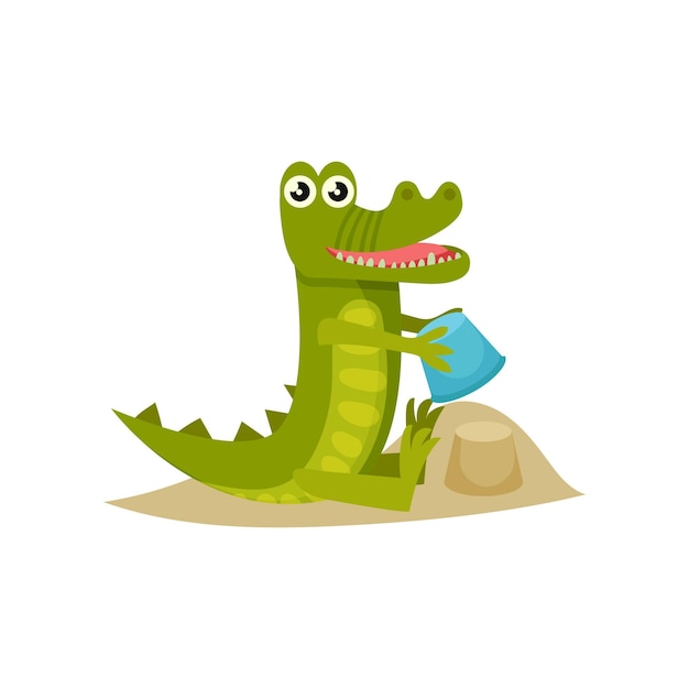 Lindo bebé cocodrilo construyendo castillo de arena en la playa Divertido animal humanizado Personaje de dibujos animados de reptil depredador verde Elemento gráfico para niños libro Icono de vector aislado en estilo plano
