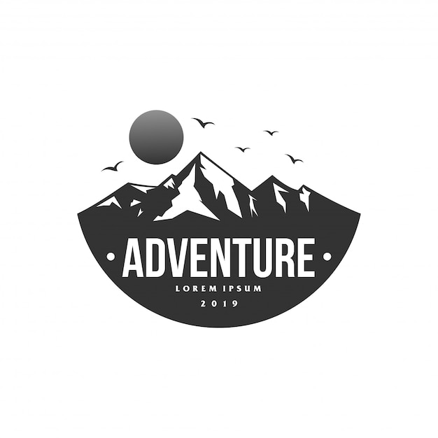 Logo de montaña de aventura