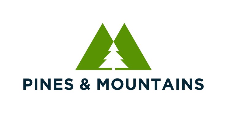 Logotipo de una combinación de montañas y pinos El logotipo de las montañas con la letra M
