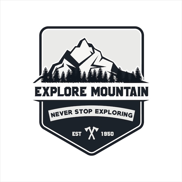 Logotipo de montaña con estilo vintage en blanco y negro