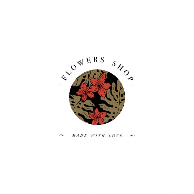 Logotipo simple Logotipo grabado Salón de belleza botánica y símbolo cosmético orgánico con flores de plumeria. Hojas de palmeras tropicales.